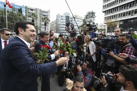 Νταβούτογλου και Τσίπρας στη Σμύρνη ανανέωσαν τη συμφωνία για την επανεισδοχή
