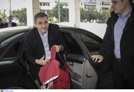 Στα 5,4 δισ. ευρώ «κλειδώνουν» τα νέα μέτρα