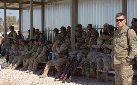 Ο Τραμπ στέλνει τον στρατό στα σύνορα με το Μεξικό