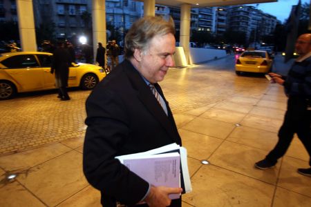 Μειώσεις στις συντάξεις χωρίς «κόκκινες γραμμές»