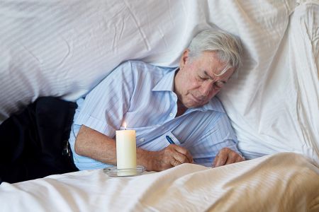 Ο Μάριο Βάργκας Λιόσα και 230 συγγραφείς κατά της χάρης Φουτζιμόρι