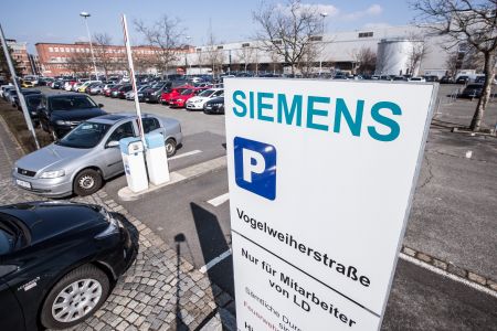 Στον αέρα η πρόταση Τσίπρα για τη Siemens