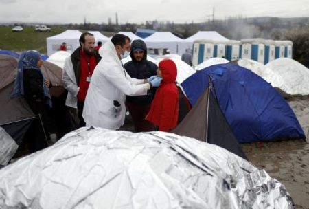 Κομισιόν: Επιπλέον υλική βοήθεια στην Ελλάδα για το προσφυγικό