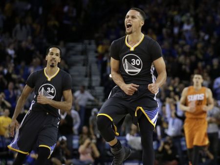 Δυσκολεύτηκαν οι Γουόριορς, κέρδισε ο Αντετοκούνμπο