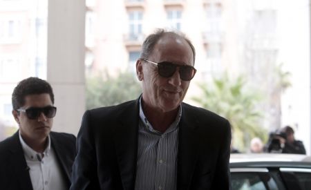 Σταθάκης: Μεγάλη η απόσταση για τα «κόκκινα δάνεια»