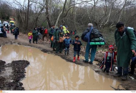 Photo reporters and volunteers arrested in FYROM set free