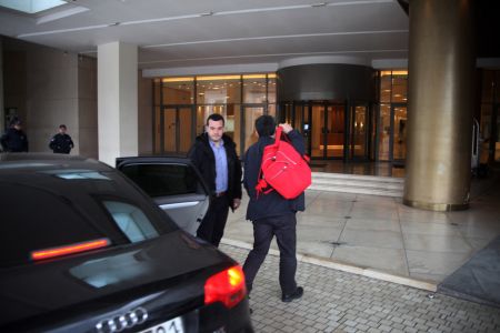 Επικοινωνιακή διαχείριση από το Μαξίμου και (δήθεν) ρήξη με τους δανειστές