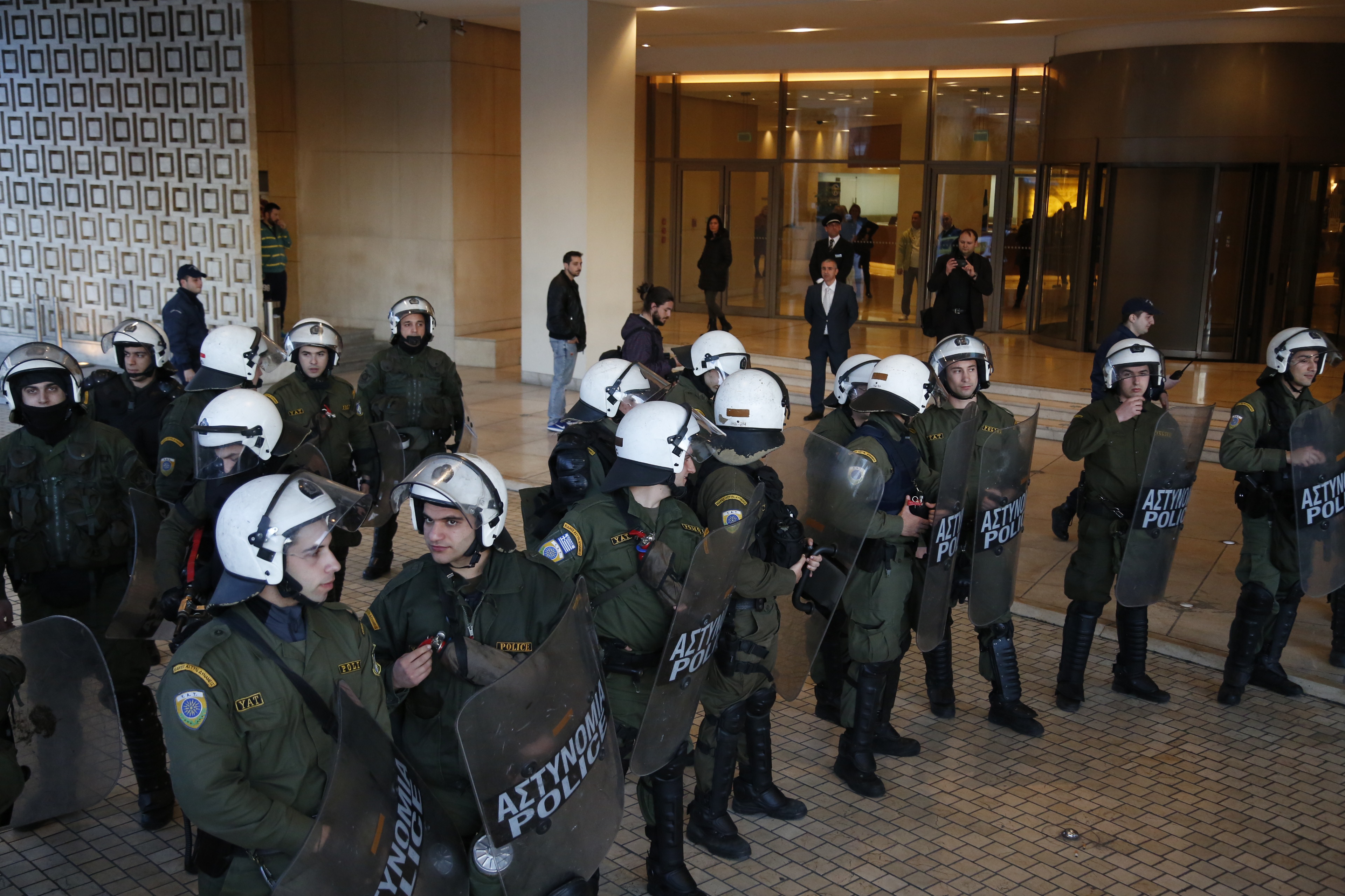 ‘Rouvikonas’ anarchist group invades the Hilton Hotel