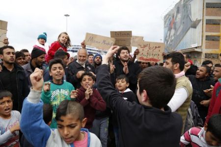 Δρίτσας: Καμία απόφαση μεταφοράς προσφύγων στο λιμάνι Βόλου