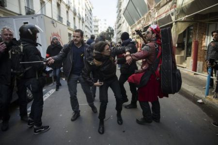 Γαλλία: Επεισόδια στη διάρκεια διαδηλώσεων νέων