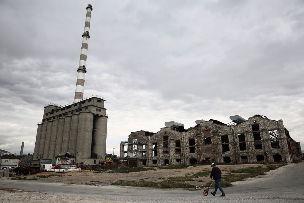 Μπήκαν οι μπουλντόζες στα Λιπάσματα