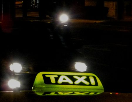 Αυτοκινητιστές κατά ΝΔ λόγω Uber: Τι απαντά η Νέα Δημοκρατία