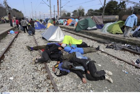 Απογοητευμένοι οι εγκλωβισμένοι της Ειδομένης από τις αποφάσεις της ΕΕ