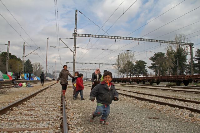 Lesvos: Just over 300 refugees arrive from Turkey on Tuesday