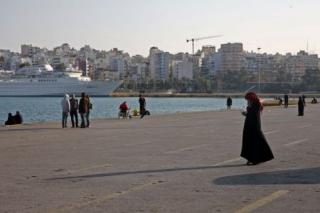 Συγκέντρωση τροφίμων για άπορους και πρόσφυγες στον Πειραιά