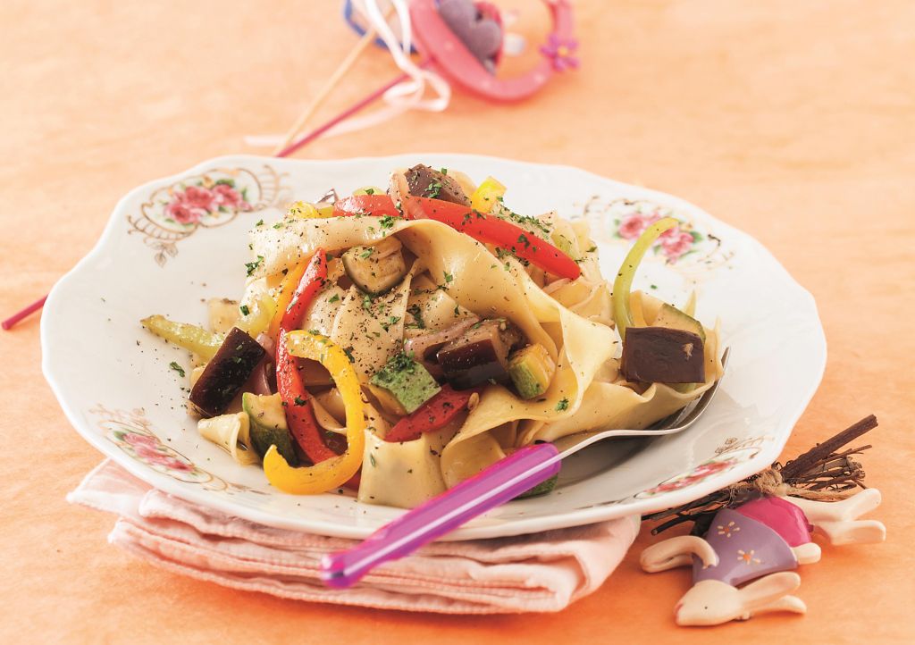 Παπαρδέλες με σάλτσα λαχανικών