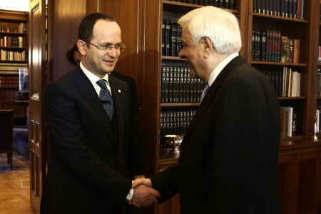 Παυλόπουλος: Να μην έχει η Αλβανία φοβικά σύνδρομα στο προσφυγικό