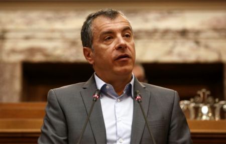 Theodorakis: “Tsipras ran out of money and will sign everything”