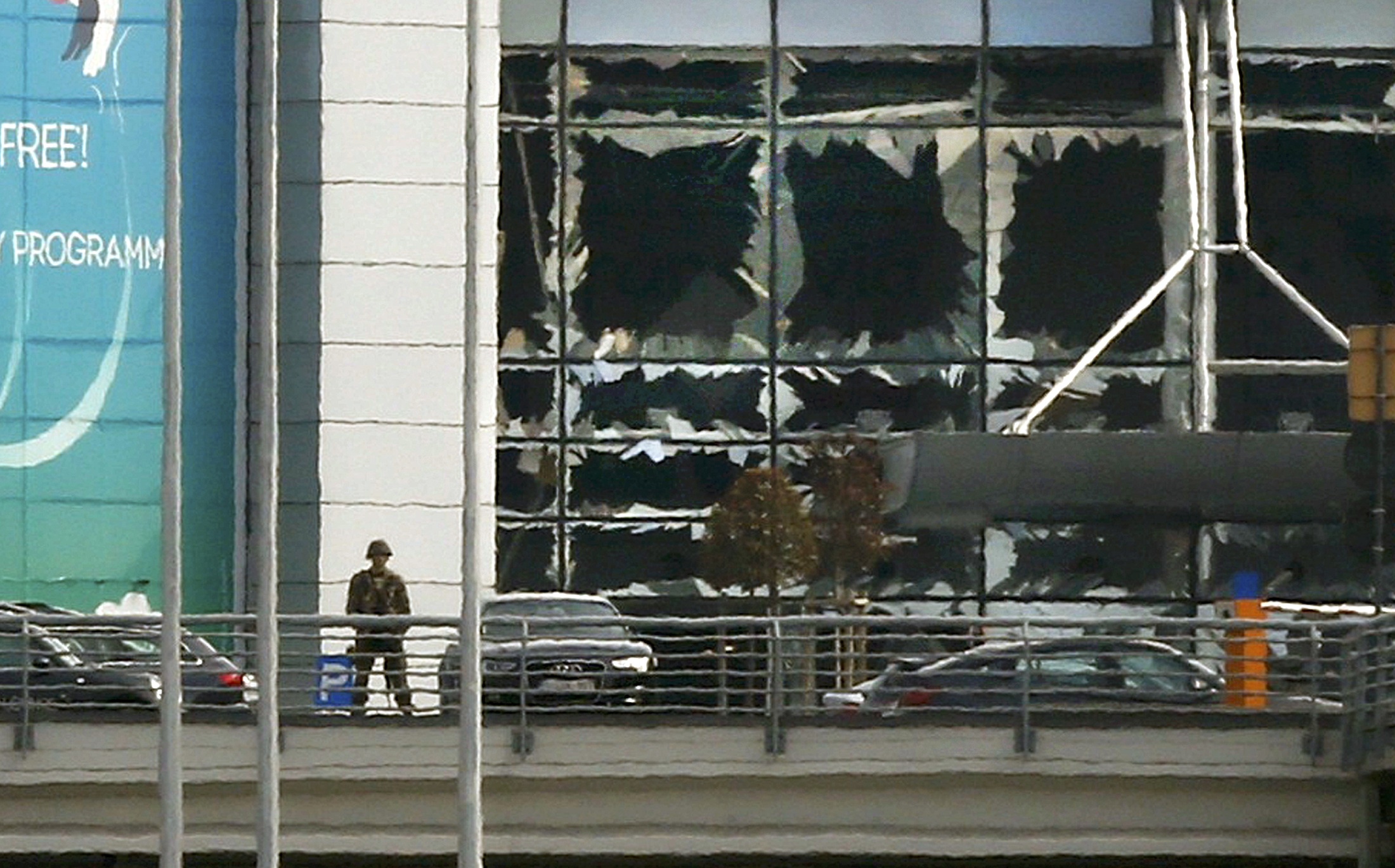 Теракт в бельгии. Террористические акты в Брюсселе Брюссель Бельгия. Взрыв в аэропорту Брюсселя.