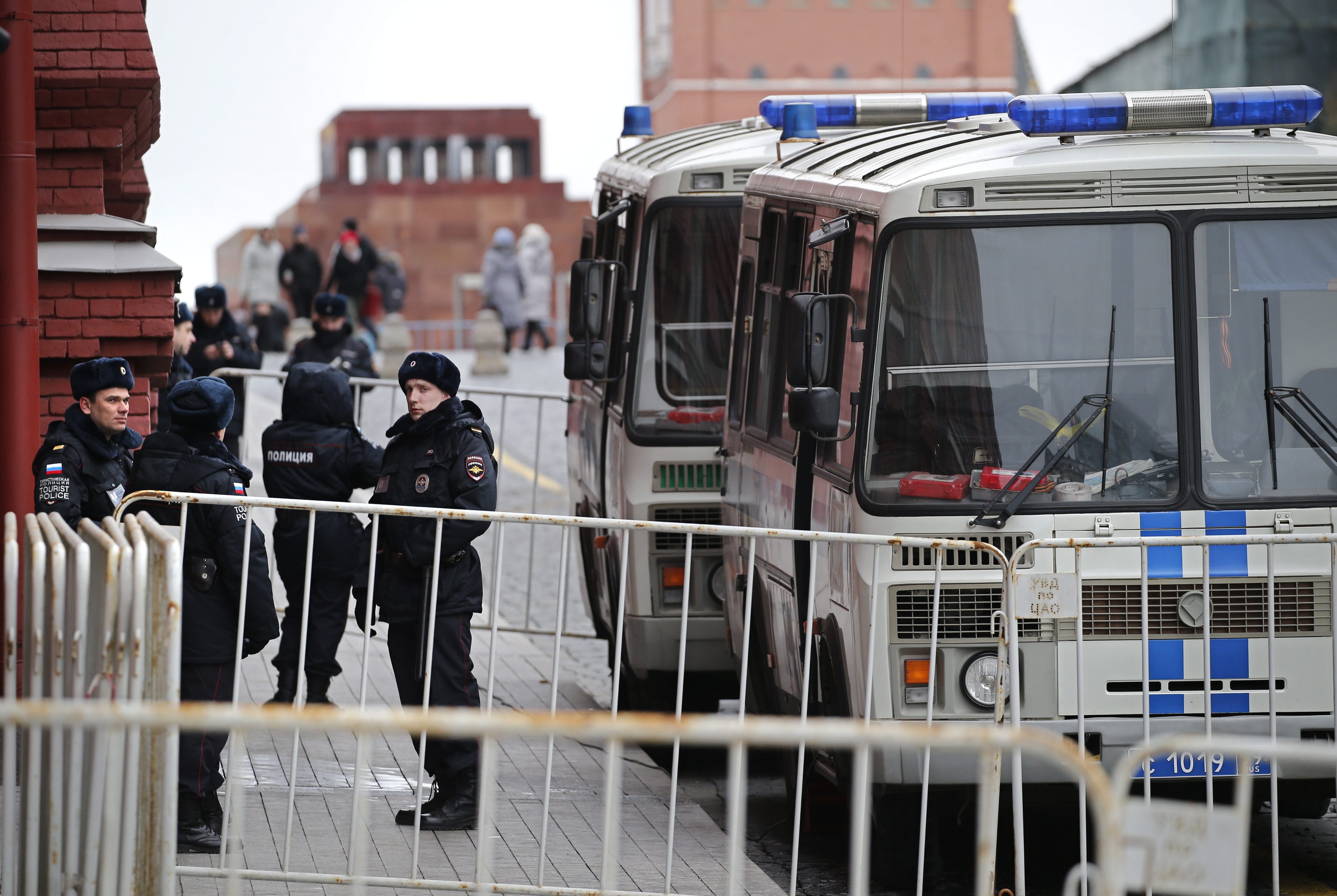 Η Μόσχα αναλαμβάνει την έρευνα για την επίθεση με μαχαίρι στο Σουργκούτ