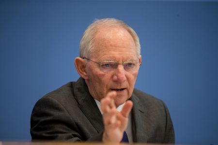 Η «ελληνική άνοιξη» του Βόλφγκανγκ Σόιμπλε – «Δεν επείγει το ζήτημα του χρέους για την Ελλάδα»