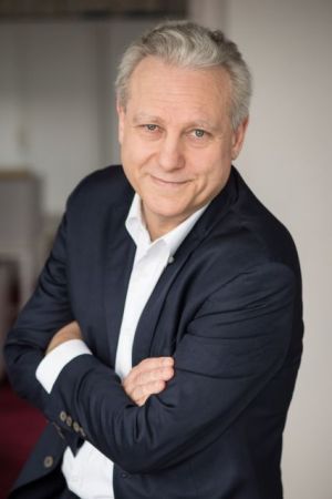 Ιβ Μπιγκό: «Η TV είναι σκληρή αρένα»