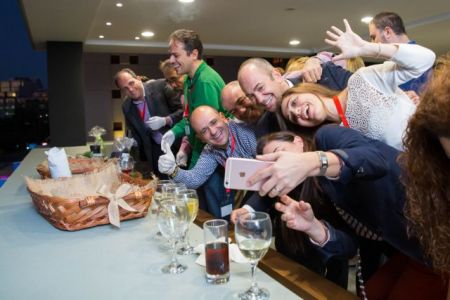 AXA Ασφαλιστική: Με σύνθημα «We care for you»