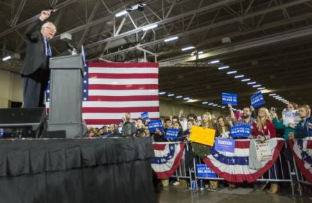 Μεγάλη νίκη του Σάντερς έναντι της Χίλαρι Κλίντον και στη Χαβάη