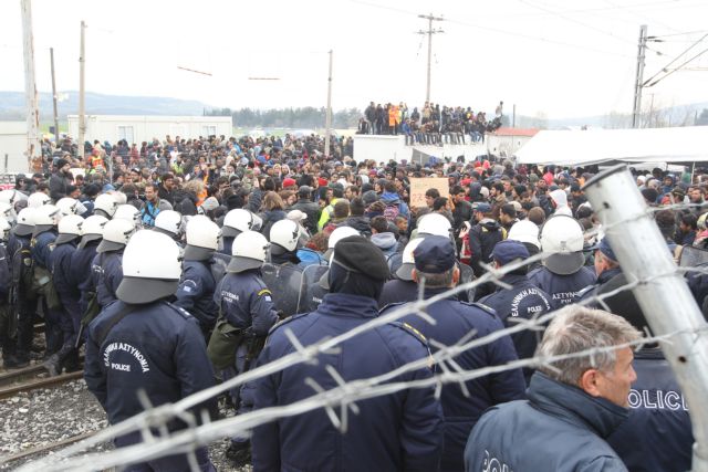 Rumors on borders reopening cause tension among refugees