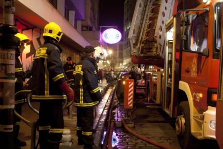 Bank in Agios Eleftherios goes up in flames early on Monday morning
