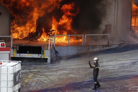 Πυρκαγιά στην Druckfarben στον Ασπρόπυργο