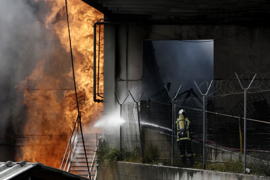 Πυρκαγιά σε εργοστάσιο ξυλείας στον Νέο Κόσμο