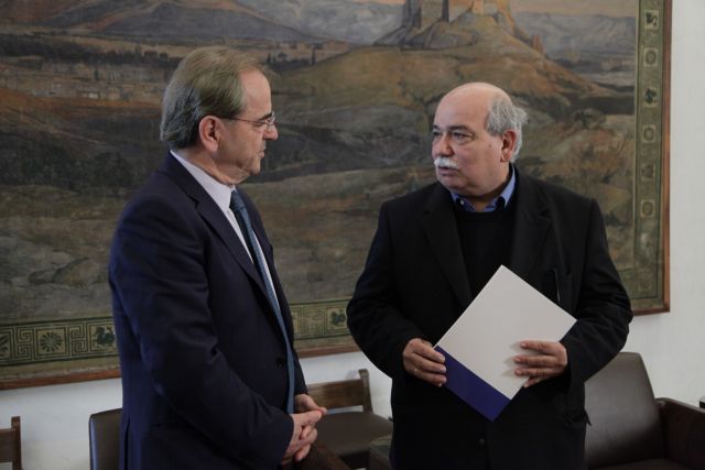 Η οικονομία θα επιστρέψει στην ανάπτυξη στο β΄εξάμηνο του 2016