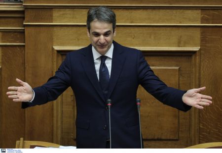 Ενθουσιασμός επικρατούσε στο γραφείο του Κυρ. Μητσοτάκη στη Βουλή και κερνούσαν σοκολατάκια