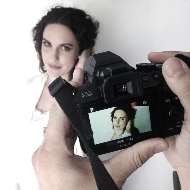 Κορίνα Λεγάκη: «Τραγουδώ, θεραπεύω και θεραπεύομαι»