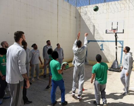 Δωρεάν Nova για τους ανήλικους κρατούμενους στην Κόρινθο