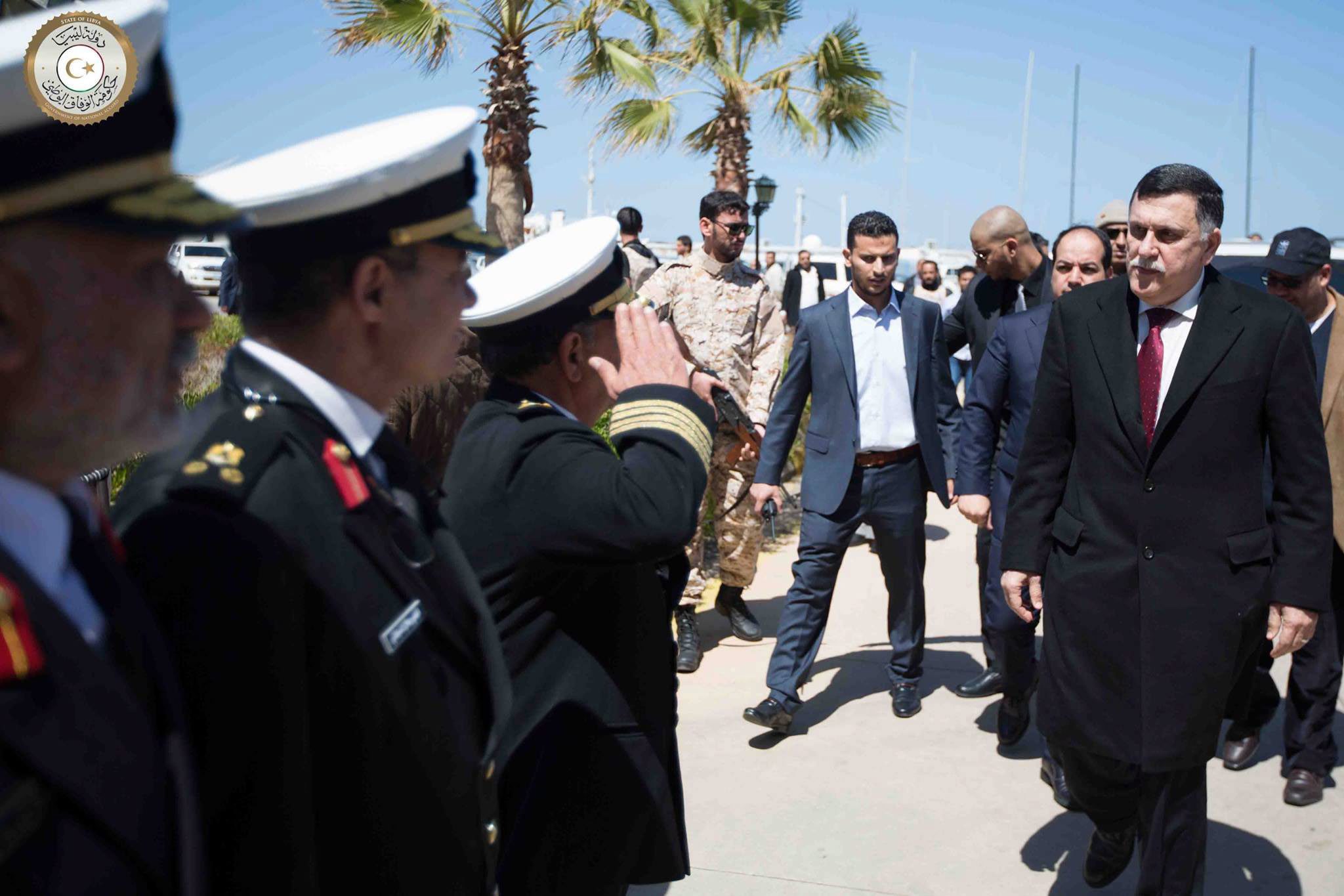 Με πυροβολισμούς και μπλόκα έφτασε στη Λιβύη η «κυβέρνηση ενότητας»