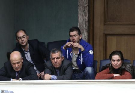 «Λάβετε θέσεις!»