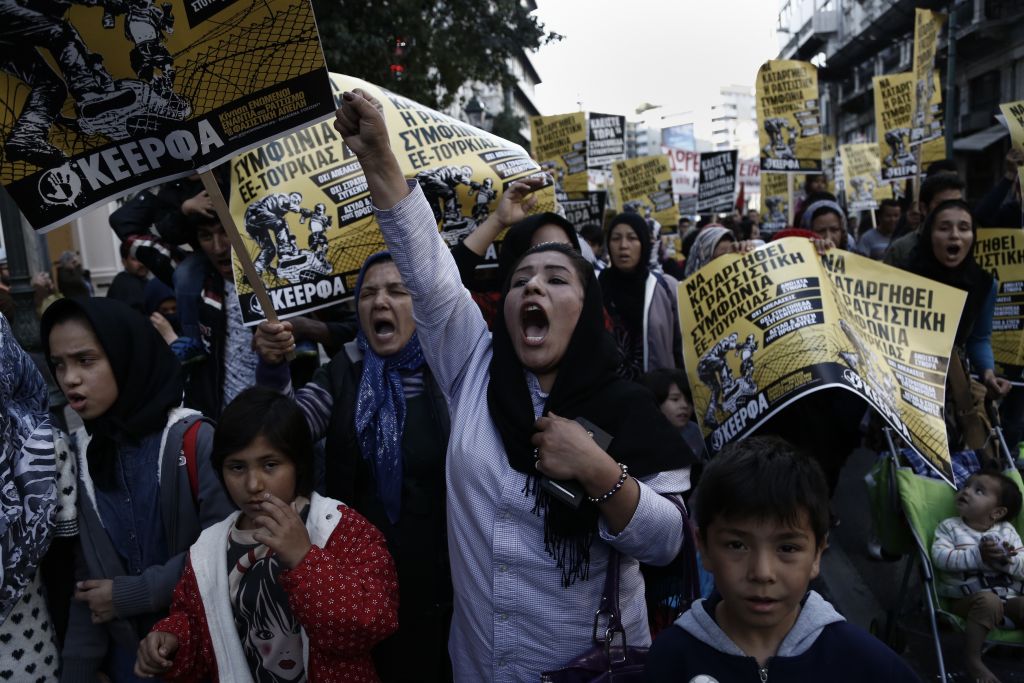 Clashes break out between Syrians and Afghans in Piraeus