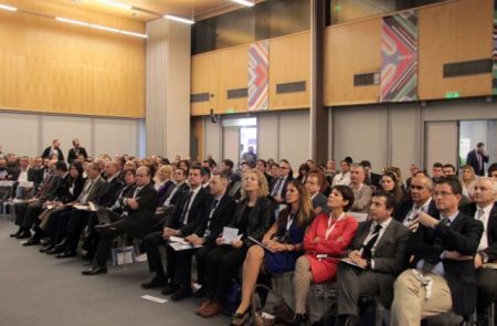 Μονοψήφια αύξηση στις αφίξεις το 2016