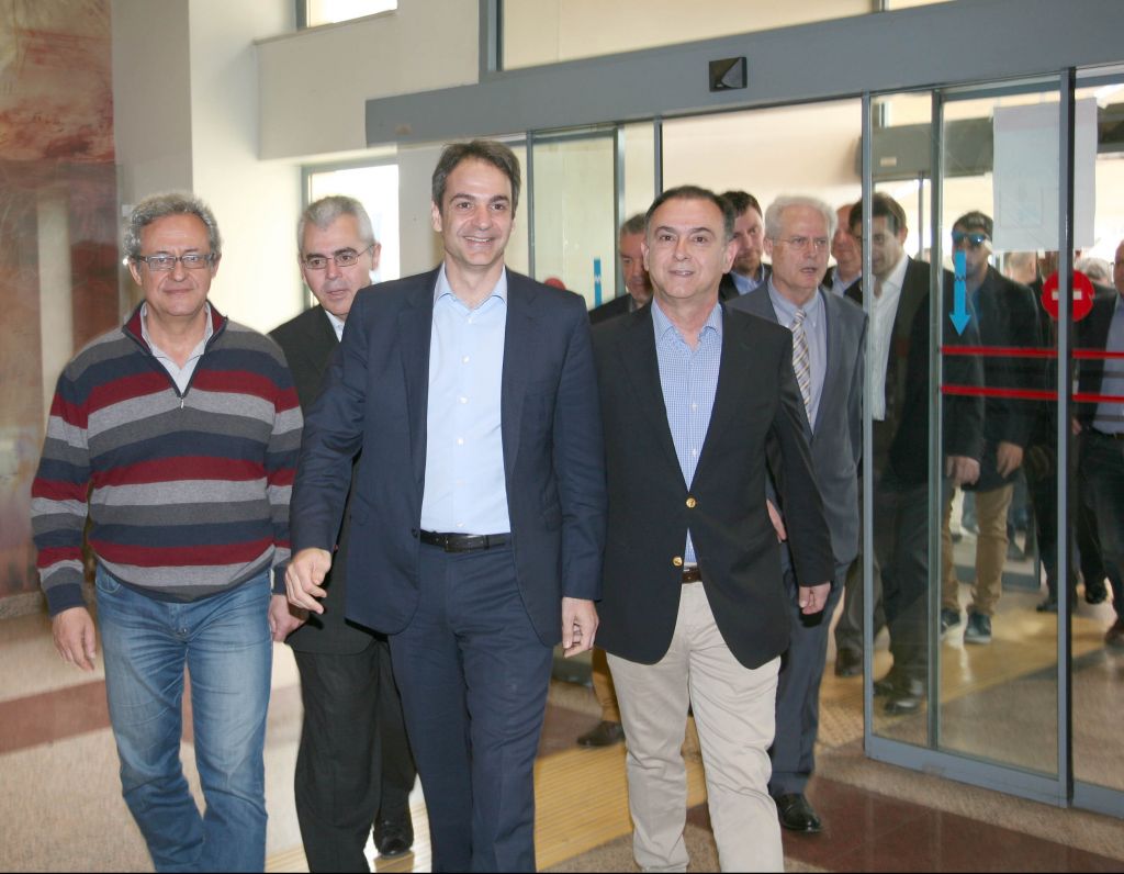 Απορίες Μητσοτάκη για τον χρόνο διαρροής των Wikileaks