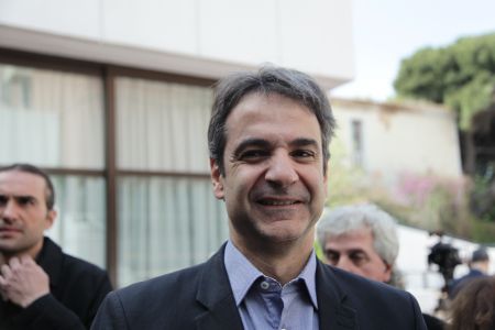 ΝΔ: Αναξιόπιστοι όσοι σηκώνουν λάβαρα αντίστασης κατά του ΔΝΤ