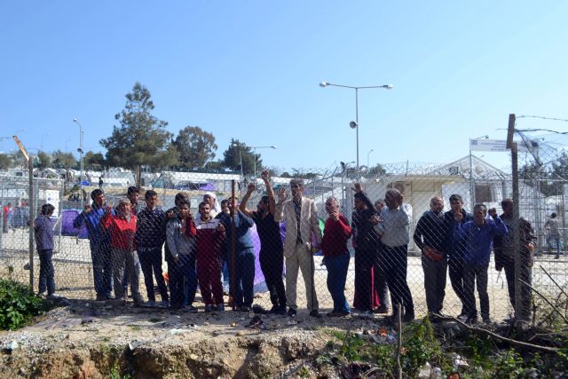 Lesvos: Migrants demonstrate and refuse deportations to Turkey