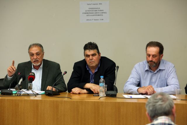 Σε απόγνωση οι αγελαδοτρόφοι για γάλα και γιαούρτι