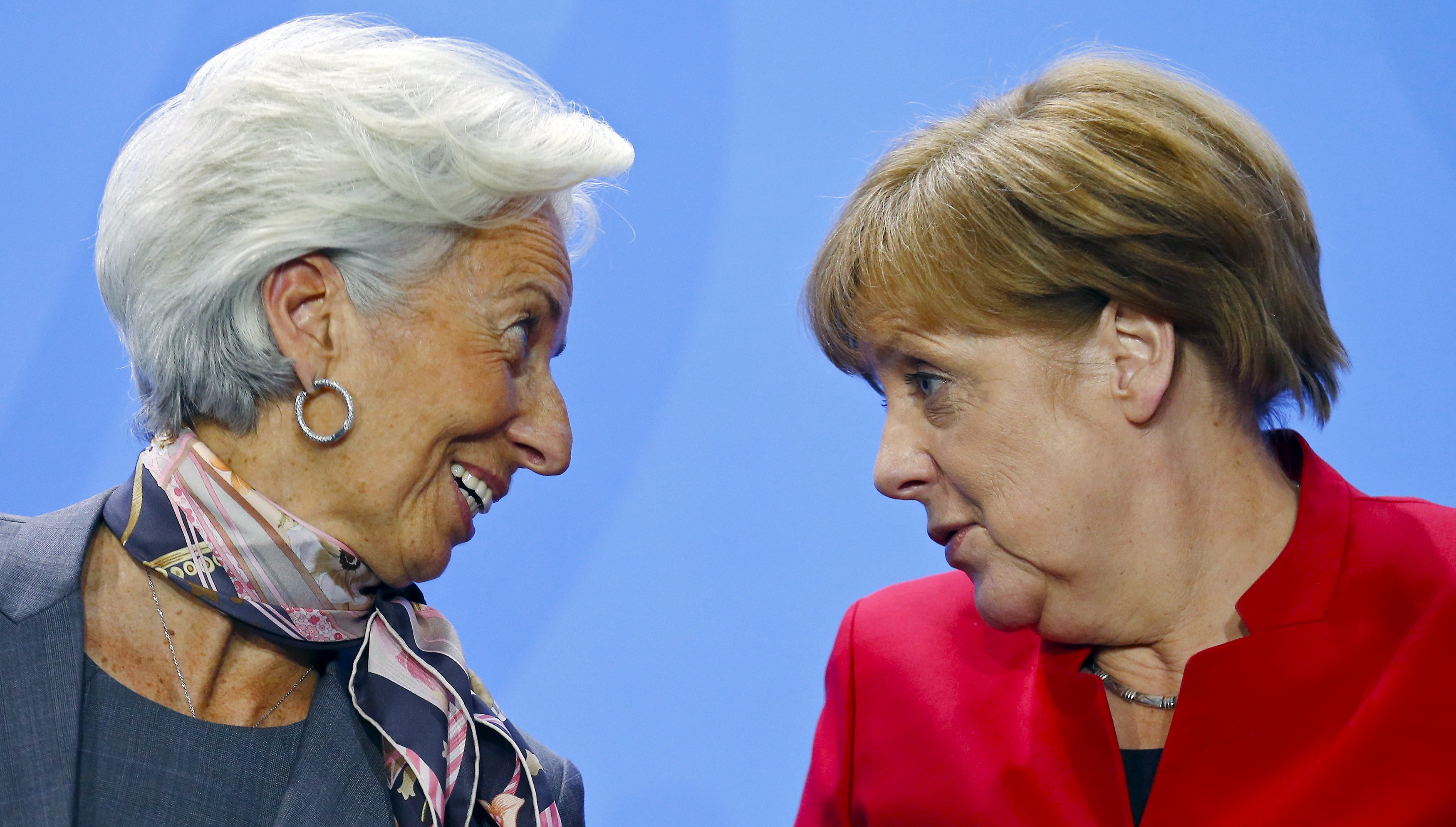 Η Λαγκάρντ υποσχέθηκε στην Μέρκελ ότι το ΔΝΤ μένει στο ελληνικό πρόγραμμα – Συνάντηση την Τετάρτη