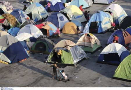 Επίσκεψη αντιπροσωπείας της Ε.Ε. σε προσφυγικούς καταυλισμούς