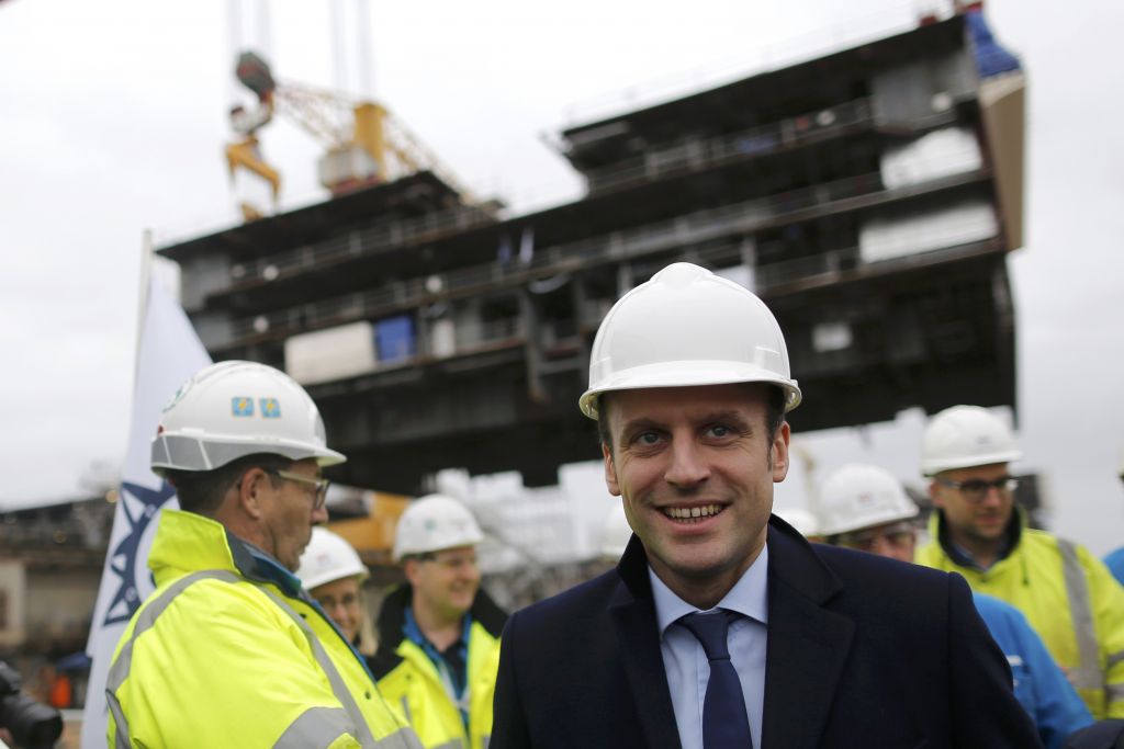 Oι πολιτικές προεκτάσεις της επίσκεψης Μακρόν