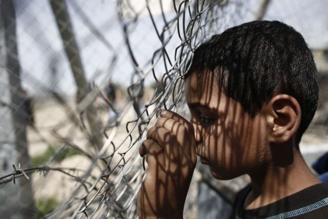 Βρετανία: Μετανάστες παραμένουν σε κέντρα κράτησης ως και 4 χρόνια