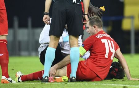 Σοκ στη Λίβερπουλ, τέλος η σεζόν για Χέντερσον