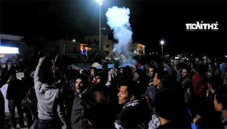 Επεισοδιακή η απομάκρυνση προσφύγων από το λιμάνι της Χίου